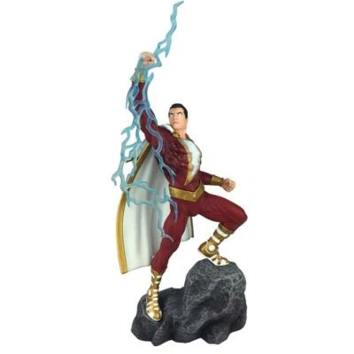 SHAZAM! Figura Diorama 28 cm PVC DC Comic Gallery by DIAMOND SELECT TOYS - Immagine 1 di 3
