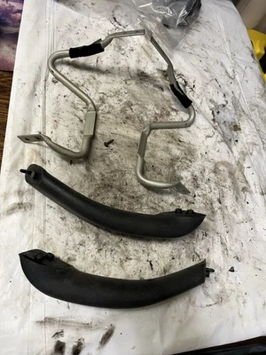 Mitsubishi Eclipse 2000-2005 panel de puerta negro interior tirador par LH RH X5 Foto 1 de 4