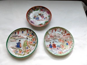 Lote de 3 Platos Decorativos de Porcelana Hechos a Mano Japón Kimono Mujer en Jardín - Imagen 1 de 6