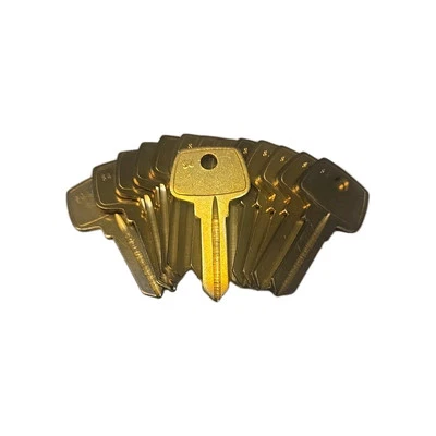 Pack of (14) S4 O1010 Key Uncut Blank  Key.  - Image 1 of 3