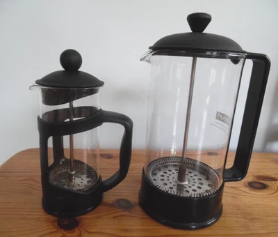 CAFETIERES, (2) "BODUM" 4 CUP & SINGLE SIZE IN BLACK CASING. GOOD CONDITION. - Image 1 of 4