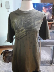 VTG UFC Shirt MMA Fighting Men's Size L Y2K Ultimate Fighting Chk measures READ - Picture 1 of 6