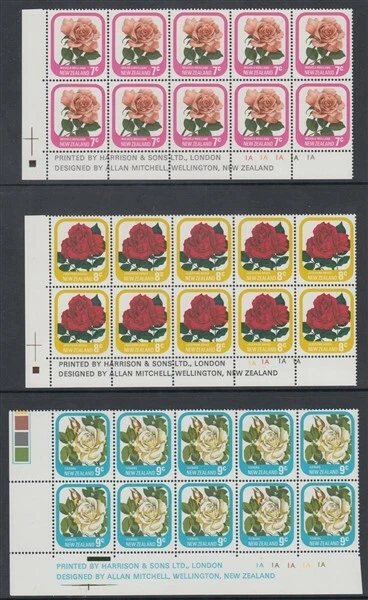 NEW ZEALAND 1975 ROSES ORIGINAL PLATE BLOCK 7c, 8c & 9c MINT (1A) (ID:87/D61242) - Image 1 of 1
