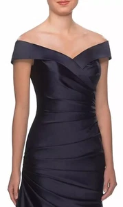 Vestido trompeta satinado acanalado fuera del hombro La Femme para mujer 12 azul marino. NUEVO SIN ETIQUETAS. 16 - Imagen 1 de 11