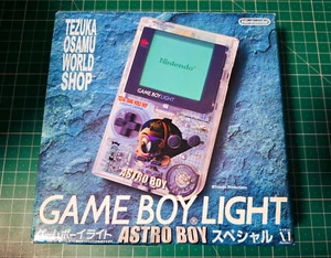 NUOVA console Gameboy Light ASTRO BOY Osamu *OTTIMA SCATOLA ESTERNA - QUALITÀ PREMIUM* - Foto 1 di 4