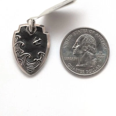 David Yurman 全新男式波浪盾增强吊坠纯银锻造碳素 — 第 1/4 张图片