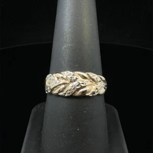 10K2T 2 Tone Gold Band Leaf Design 2.1 grams Size:8 (WCP031281) - Picture 1 of 5