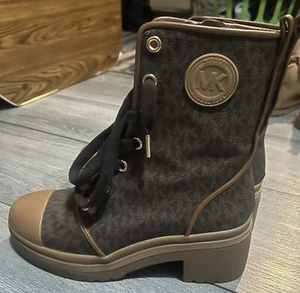 MICHAEL KORS Corey Brown Logo Combat Boots Size 9 - Picture 1 of 5