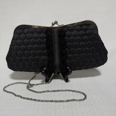 Bolso sin asas Liz Claiborne vintage negro acolchado con cuentas volantes satinado Foto 1 de 4