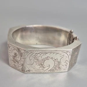 Vintage Octagonal Engraved Hollow Sterling Silver Hinged Bangle Bracelet Wt 50g - Picture 1 of 7