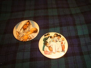Vintage Upward Way Jesus Great Teacher/Maria Pin Lot 2 Pin Buttons - Bild 1 von 5