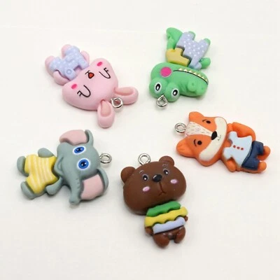 20 peças pingentes sortidos de berloques de animais fofos de desenhos animados de resina com encosto plano - Imagem 1 de 4