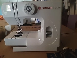 SINGER M1000 Nähmaschine Singer - Picture 1 of 8