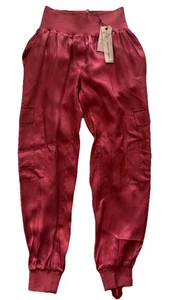 Designer Cinq a Sept Women’s Tous Les Jours Giles Satin Joggers Sour Cherry XS - Picture 1 of 12