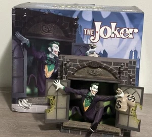 DC Direct Batman Gotham City Stories THE JOKER Wall Sculpture statue 292/2000 - Picture 1 of 9