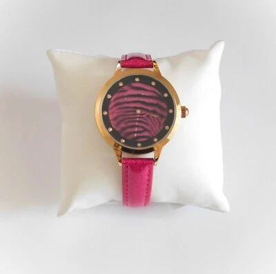 Reloj Betsey Johnson Rosa Brillante y Dorado Giratorio Rayas de Tigre Esfera en Capas Foto 1 de 4