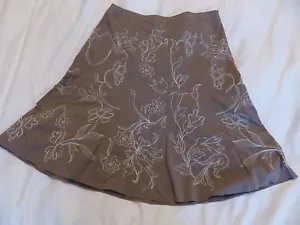 Ann Taylor Petites size 4P (UK 8P) brown skirt with cream embroidery - Picture 1 of 11