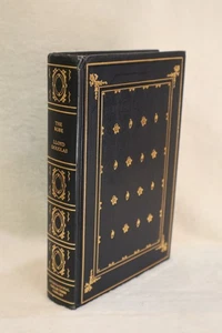 The Robe by Lloyd Douglas International Collector's Library hardcover - Bild 1 von 4