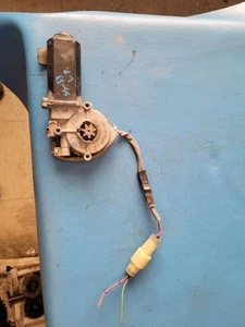 82 83 84 CRESSIDA LEFT POWER WINDOW MOTOR REAR 4521 - Picture 1 of 3