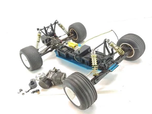 Vintage Duratrax Evader ? Nitro 1/10 2wd Stadium Truck Roller + (Bad Engine) - Picture 1 of 12