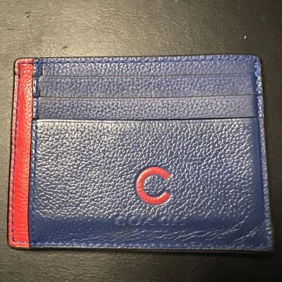 Cartera Coach delgada de cuero granulado azul y rojo con estuche para tarjetas de identificación de béisbol Chicago Cubs Foto 1 de 4