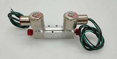 Versa Valves KXX-4333-KMLB-PC-XX-D024 double solenoid valve 4-way - Image 1 of 4