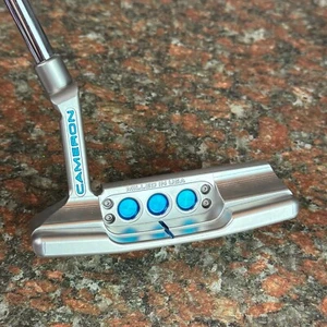Scotty Cameron 2025 Studio Style Newport 2 Custom Sea Bubble Blue Paint 34"/354g - Imagen 1 de 10
