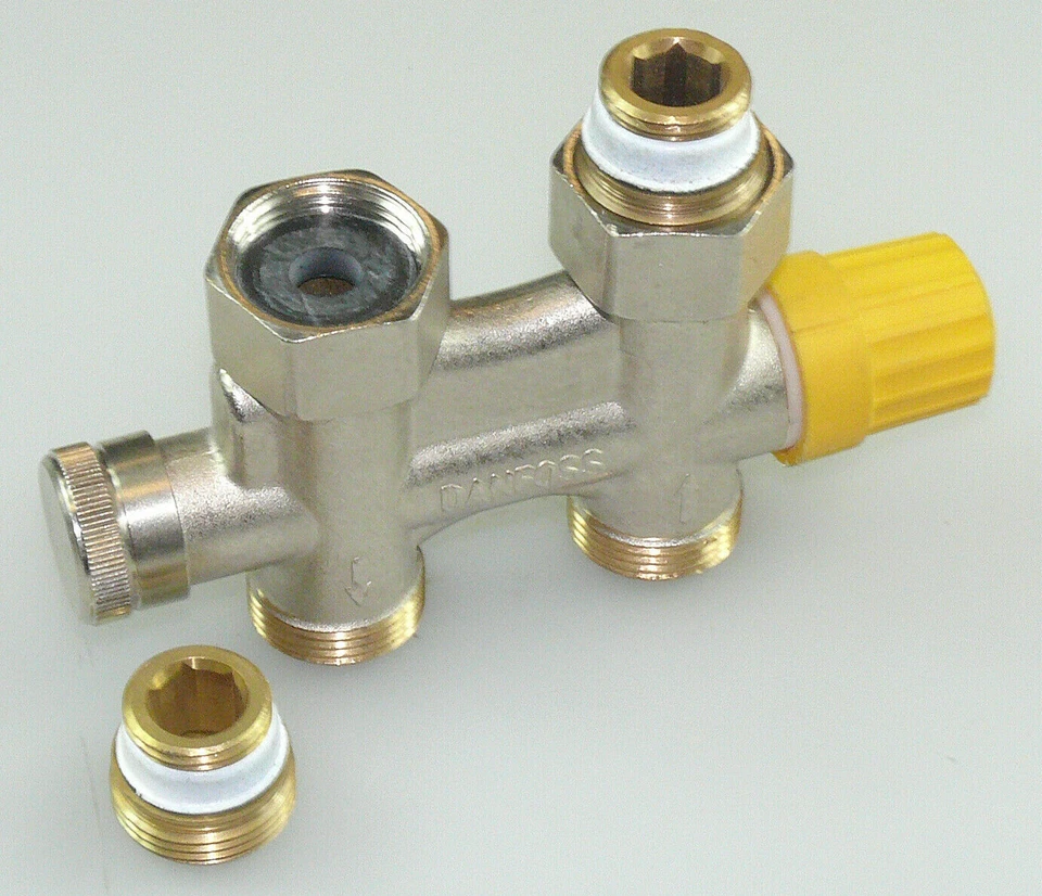 DANFOSS ANSCHLUSSARMATUR VHS-UN DG THERMOSTATVENTIL BADHEIZKÖRPER HAHNBLOCK - Bild 1 von 1