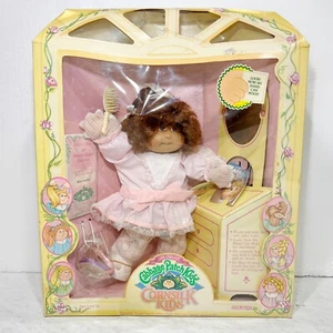 Vintage 1986 SELTEN neuwertig Kohl Aufnäher Kinder Maisseide Puppe OVP Rita - Bild 1 von 18