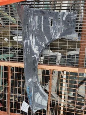 01 02 03 宝马 530I E39 LH FENDER 黑色 — 第 1/4 张图片