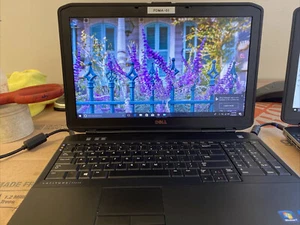 Dell Latitude E5530 i3-3110M 2.4GHz, 4GB,  DVD+/-RW, 320GB HDD15.6" - Picture 1 of 11