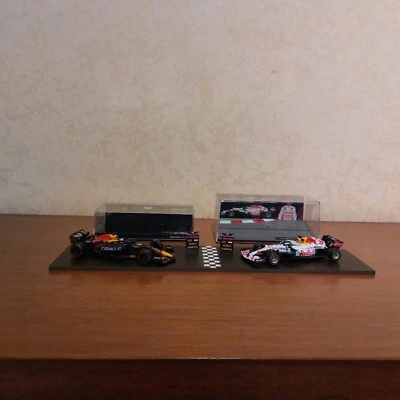 Redbull 2021-2022 - M.Verstappen - Scala 1:43 - con Pitboard - Immagine 1 di 4
