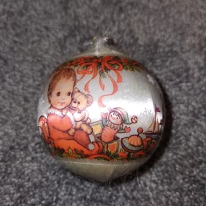 HALLMARK 1977 BEBÉ PRIMERA NAVIDAD BULBO SATINADO ADORNO Ver Fotos - Imagen 1 de 4