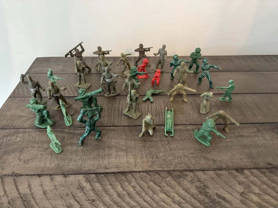 ¡¡Lote de 30 soldados de juguete vintage de la Segunda Guerra Mundial años 60 y 50!! ¡Juguetes Marx y marcas Tim Mee!! Foto 1 de 4