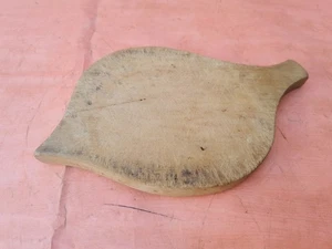 ANTICO PIATTO DA PANE IN LEGNO PRIMITIVO ANTICO FORMA FOGLIA CON MANICO - Foto 1 di 18