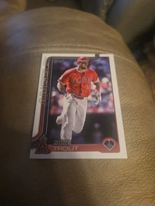 Mike Trout 2025 Topps Serie 1 #200 Los Angeles Angels - Imagen 1 de 2