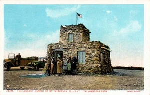 YELLOWSTONE NATIONAL PARK WYOMING - The Lookout Summit of Mt. Washburn, Visitors - Picture 1 of 2
