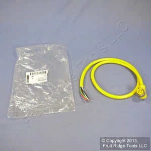 Woodhead 3' 90° Quick Disconnect Male Pigtail 16/4 AWG PVC Cord 104003A01F0301 - Picture 1 of 6