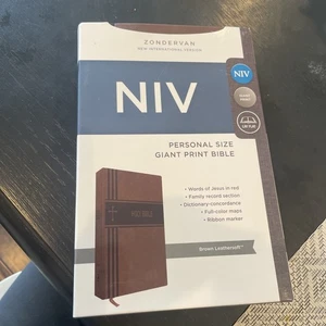 NIV Personal Size Giant Bible - Brown LeatherSoft - Picture 1 of 7