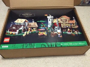 New Sealed Retired Lego Medieval Town Square #10332 Village Castle Expansion - Picture 1 of 4