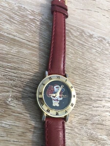 One Owner Vintage Santa Claus Watch Women Gold Tone Red Leather Band New Battery - Picture 1 of 4