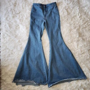 Skylar+ Madison Flare Bell Bottom Jeans Womens Size Medium Denim Light Wash - Picture 1 of 8