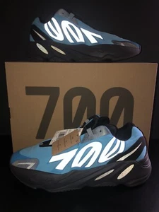 Yeezy Boost 700 MNVN ""Cian Brillante"" Talla 13 - Imagen 1 de 7