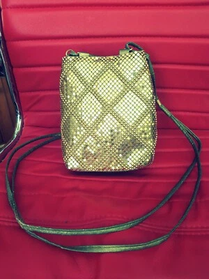 Pailletten-Beuteltasche goldfarben, Taschenboden und Taschengriffe aus Leder - Bild 1 von 4