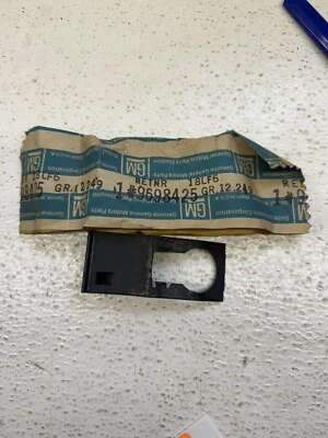 1971-1974 NOS Olds Delta Royale 98 Trunk Lock Retainer Cylinder Clip Oldsmobile - Image 1 of 4