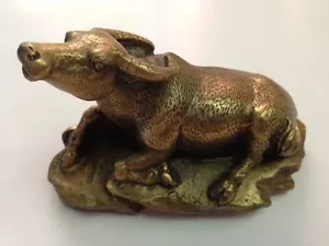 FENG SHUI MESSING HOROSKOP VERBÜNDETER OCHSE KUH STATUE FIGUR - Bild 1 von 1