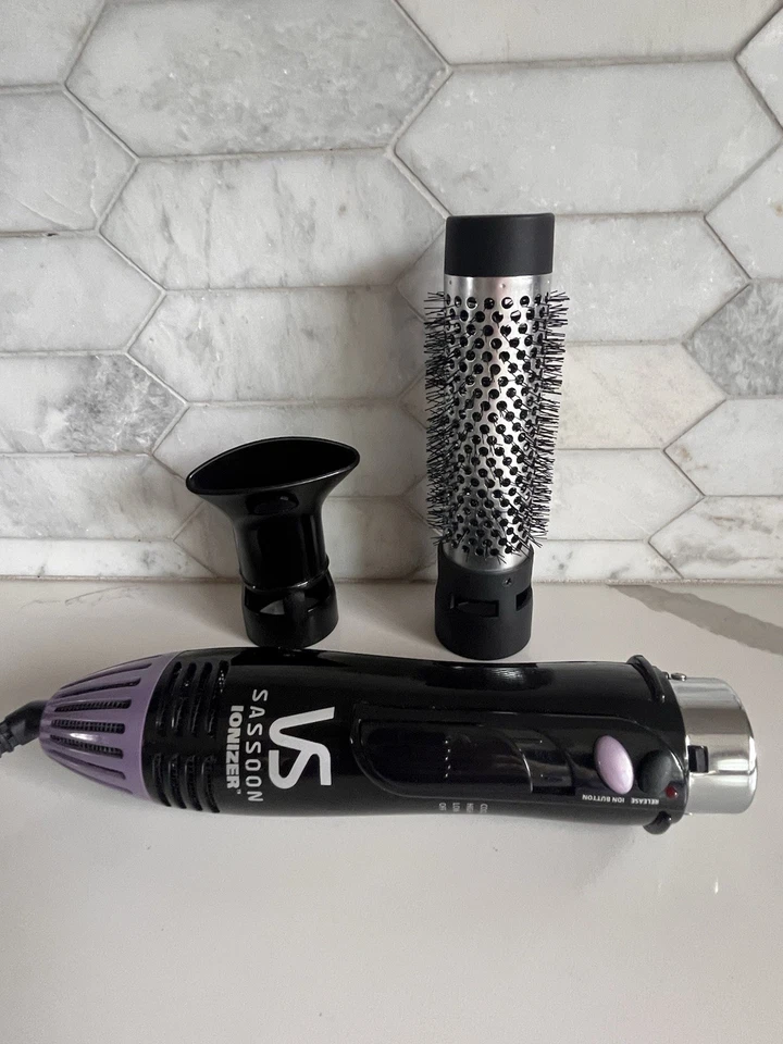 Secador y estilizador de iones de aire caliente Vidal Sassoon IONIZER VS428C 1000 vatios usado en excelente estado Foto 1 de 4