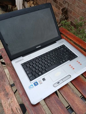 Toshiba Satellite L450-18D, Celeron 1.9Ghz, 2GB RAM - Image 1 of 4