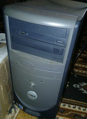 Computadora Dell ENCIENDE, pero podría ser solo CAJA para construir una computadora para juegos Foto 1 de 4