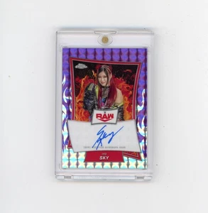 2025 Topps Chrome WWE Iyo Sky autógrafo refractor geométrico púrpura #d 04/10 - Imagen 1 de 2